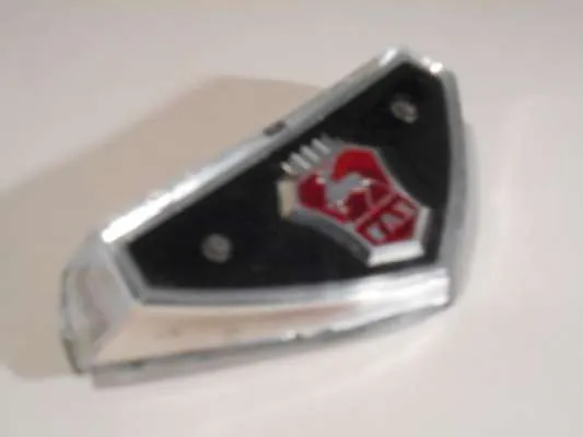 Kühleremblem Wolga GAZ 24