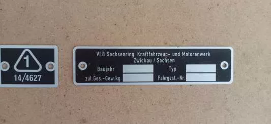Typenschilder VEB Sachsenring P 240