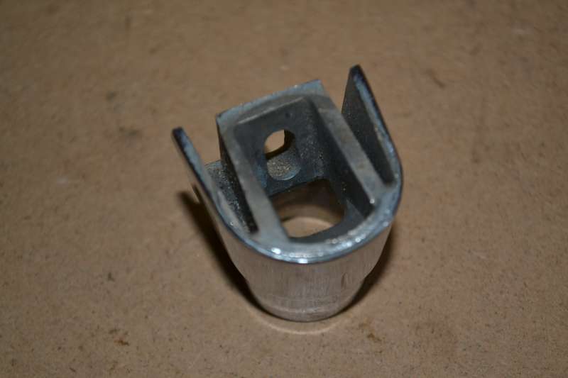 Halter an Aschenbecher GAZ